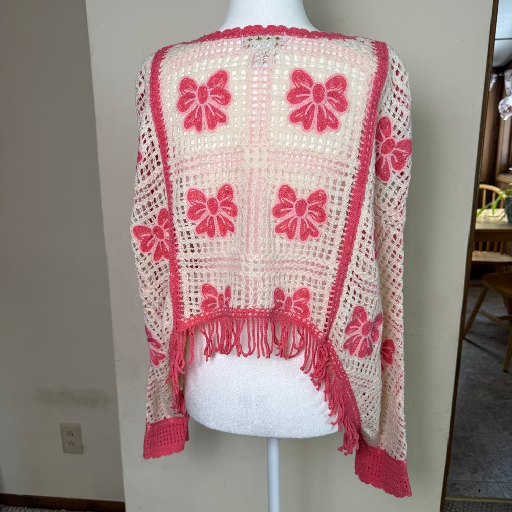 House of Harlow 1960 Cream Pink Coquette Crochet Bow Fringe Poncho Sweater‎ OS - Picture 2 of 9